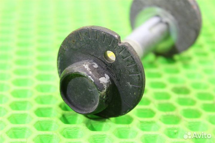 Болт регулировочный задний Nissan X-Trail TNT31