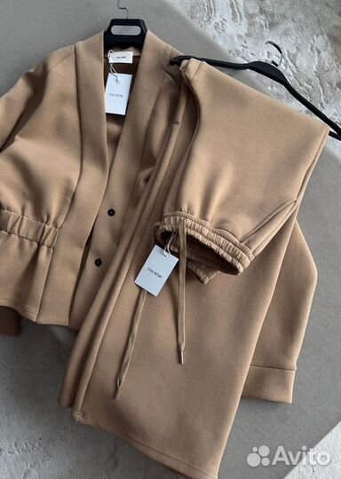 Костюм женский модный The Row (тренд 2025)