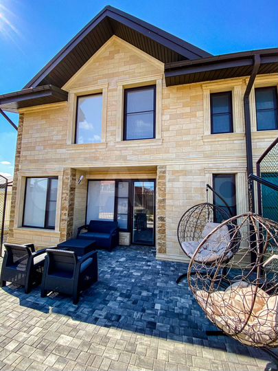 2-к. квартира, 70 м², 1/2 эт.