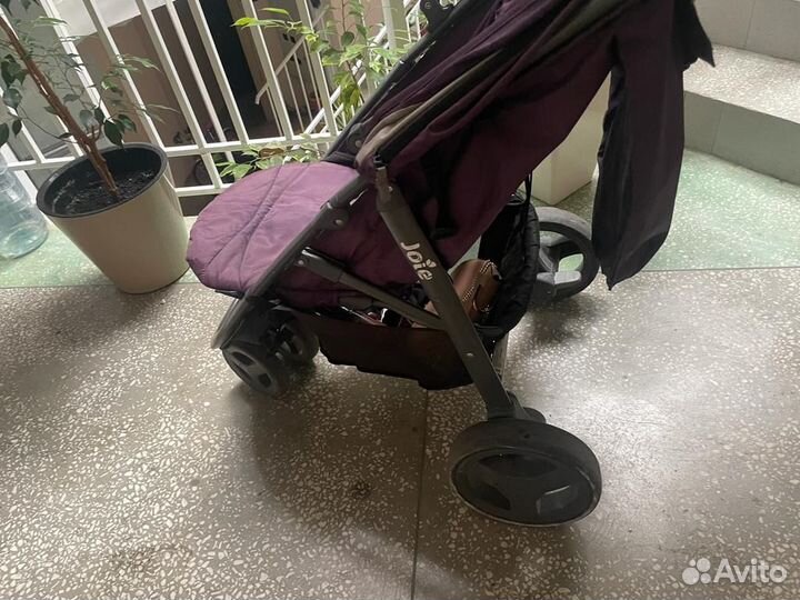 Прогулочная коляска joie