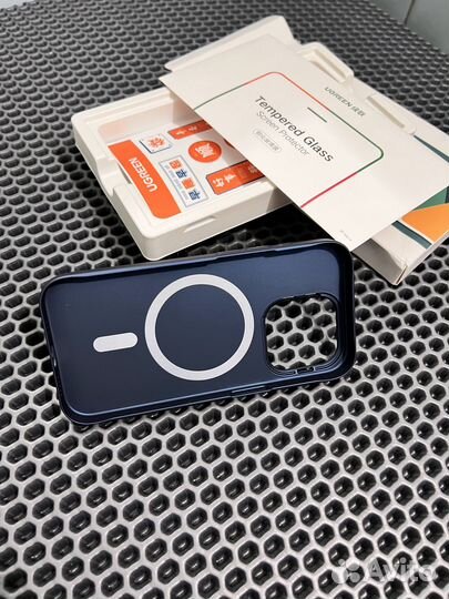 Чехол с подставкой iPhone 15 pro