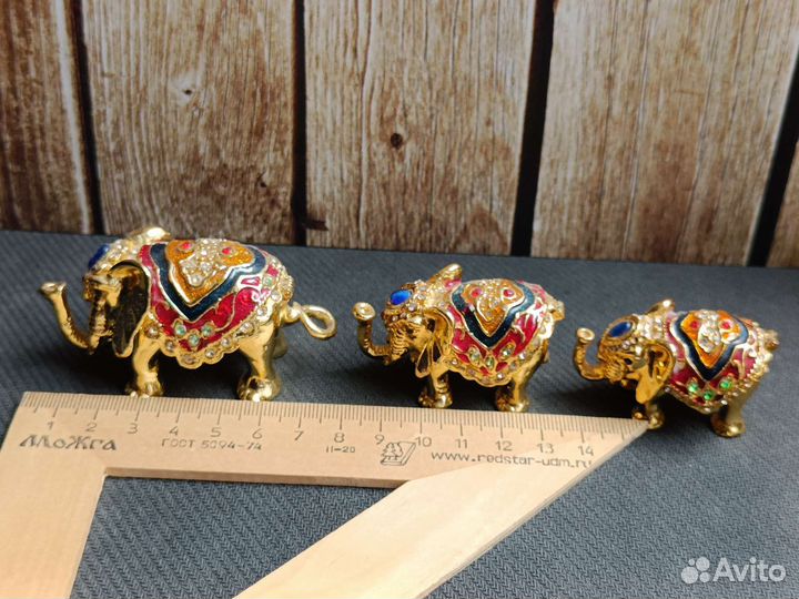 Шкатулки со стразами разные