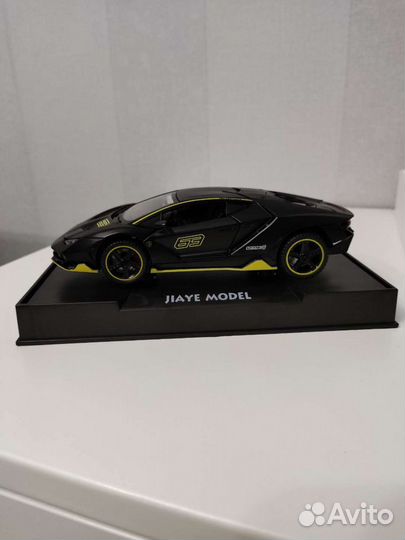 Модель машины. Lamborghini Aventador. 1:32
