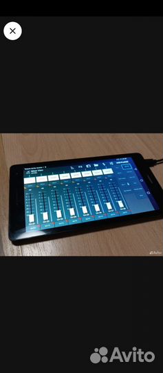 Микшер цифра Behringer xr12 и RCF 710