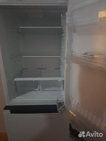 Холодильник indesit