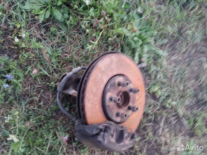 Поворотный кулак левый Volkswagen polo 5