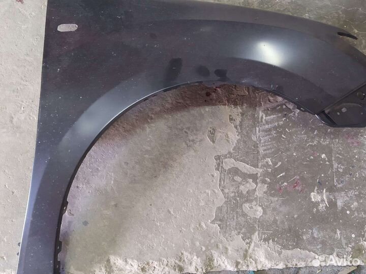 Переднее правое крыло логан 2 logan 2