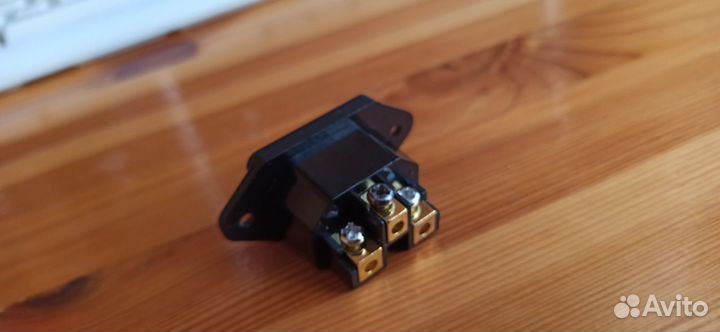 Furutech - разъем силовой терминал IEC 220В