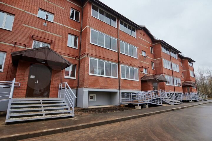 2-к. квартира, 53,8 м², 1/3 эт.