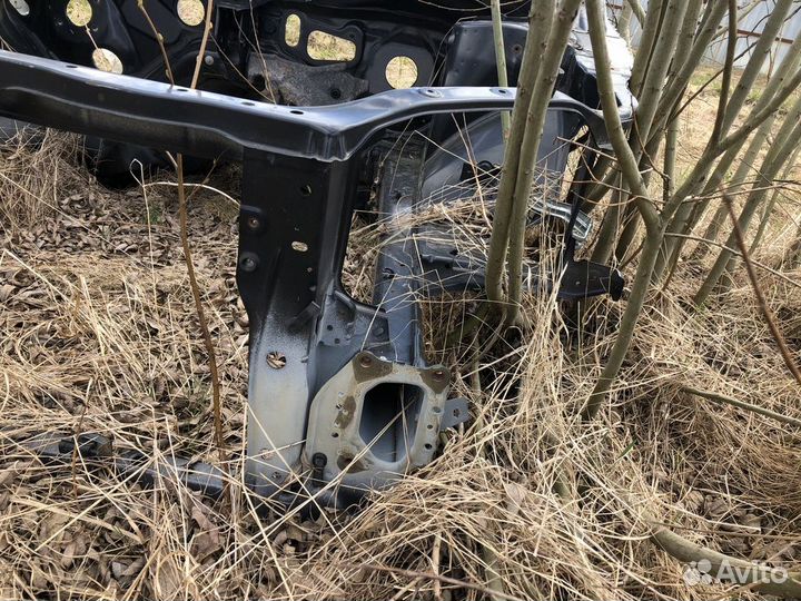 Панель передняя Subaru Forester S11