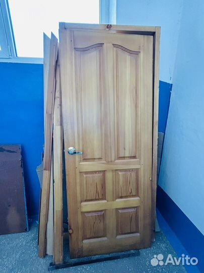 Дверь из массива