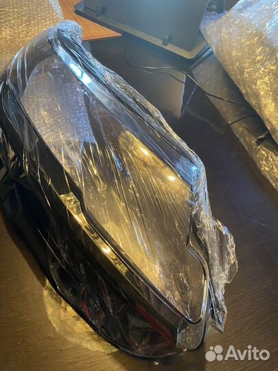 Стекло фары Range Rover Sport 2018