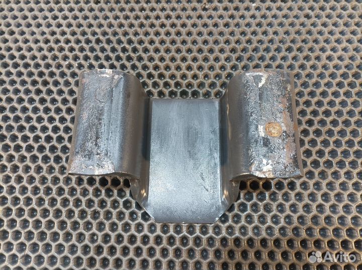 8135746 Проставка рессоры передней