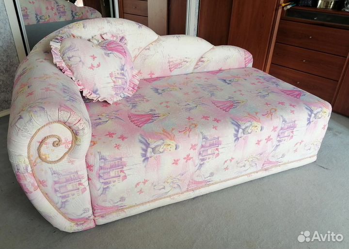 Диван-кровать для девочки