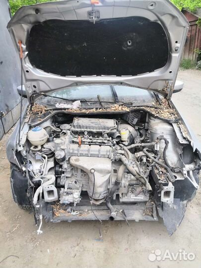 Volkswagen polo sed 2011