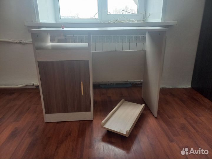 Письменный стол для школьника