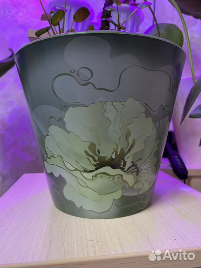 Кашпо горшок для цветов