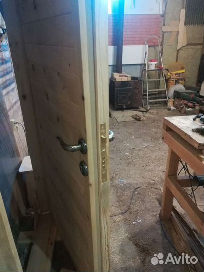 Дверь входная теплая из массива