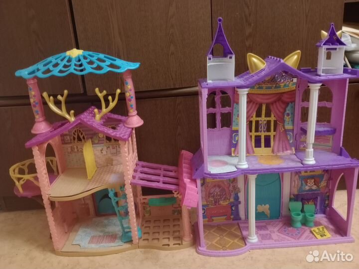 Большой кукольный домик