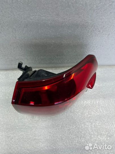 Фонарь наружный задний правый Toyota Land Cruiser