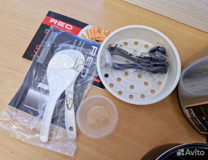 Мультиварка Redmond rmc-m04