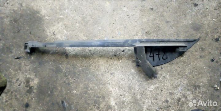 Направляющая стекла двери 9203770 Volvo S80