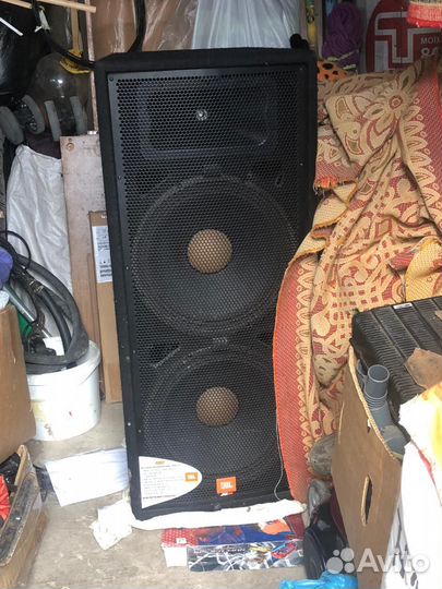 Акустические колонки jbl напольные