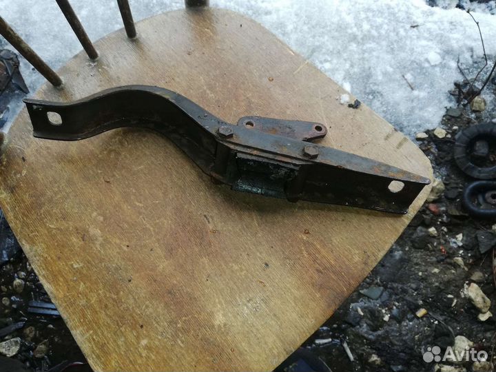 Кронштейн крепление Нива Шевроле
