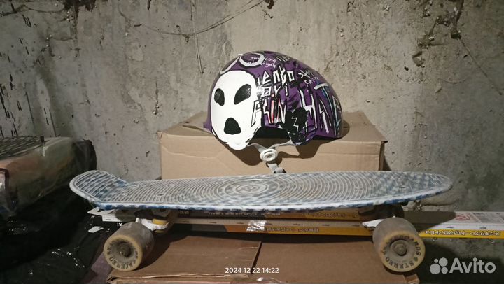 Коньки фигурные, 34-35рр, скейтборд и шлем