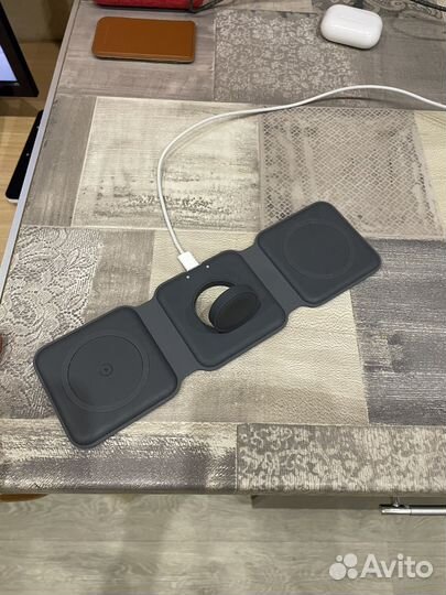 Беспроводная зарядка MagSafe Bazic