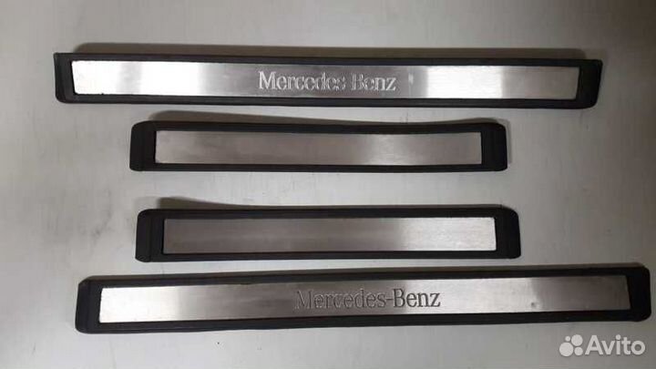 Накладки на пороги Mercedes-Benz E-klasse III (W21