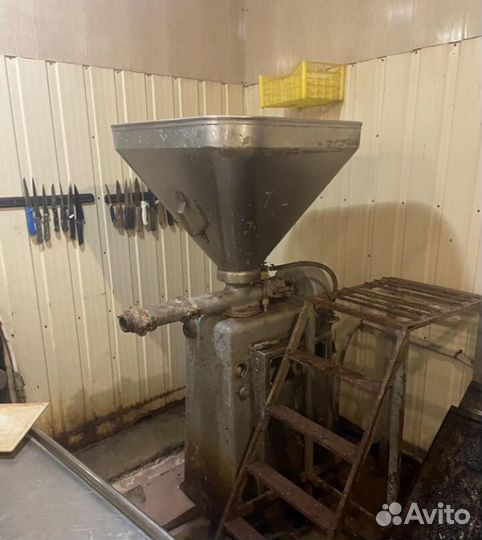 Колбасный шприц с перекрутчиком Идеал