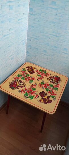 Детский столик