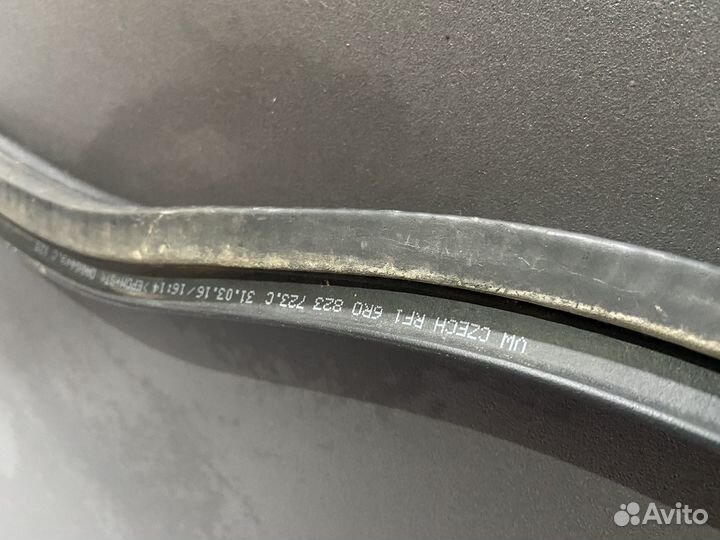 Уплотнительная резинка volkswagen polo 5 1.6