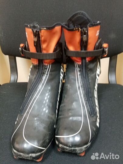 Лыжные ботинки коньковые rossignol