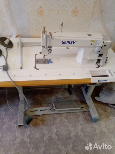 Швейная машинка Gemsy