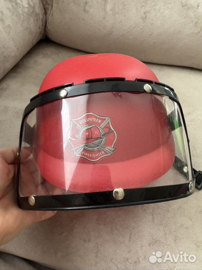 Шлем каска пожарного