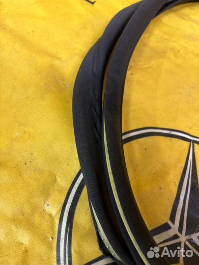 Уплотнитель двери задний левый Mercedes S-Class