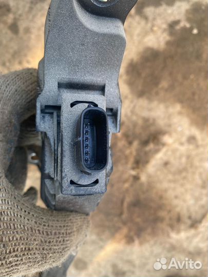 Педаль газа Hyundai Solaris 2