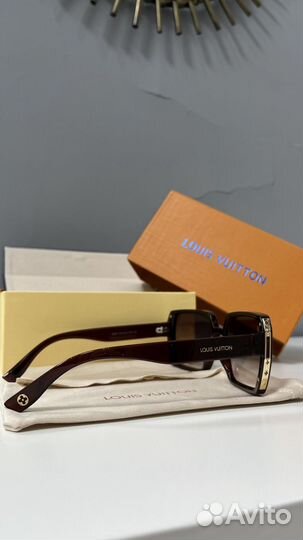 Солнечные очки Louis Vuitton