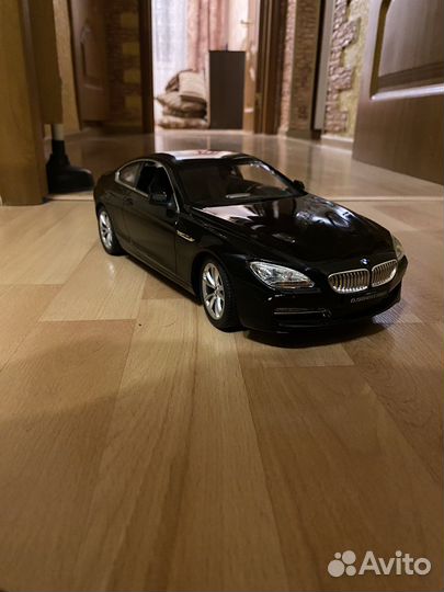 Машина на пульте управления BMW 5 series