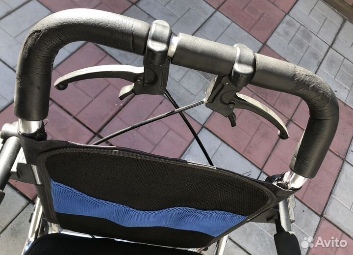 Кресло-коляска для инвалидов