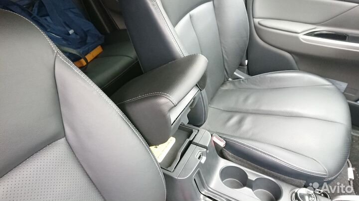 Подлокотник Митсубиши Л-200 4,5 Mitsubishi L-200