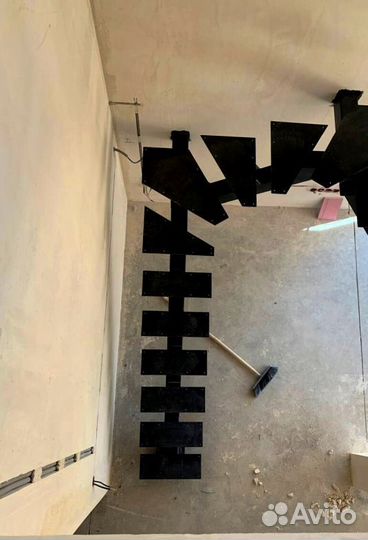 Поворотная лестница