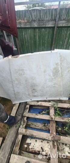 Капот на mercedes 190