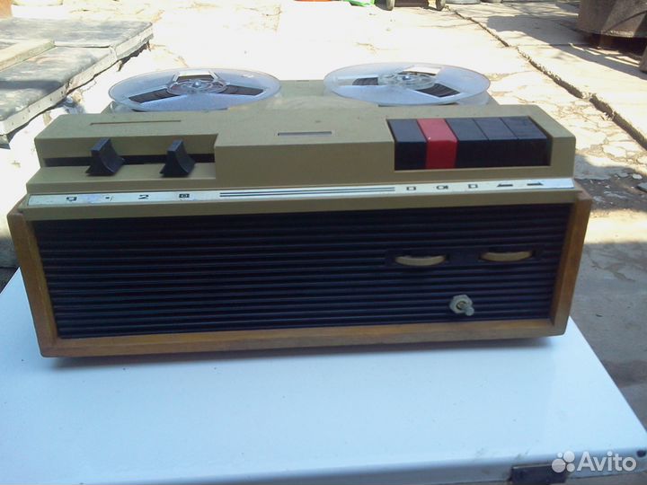 Магнитофон 