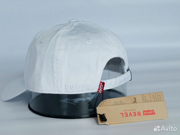 Бейсболка белая 