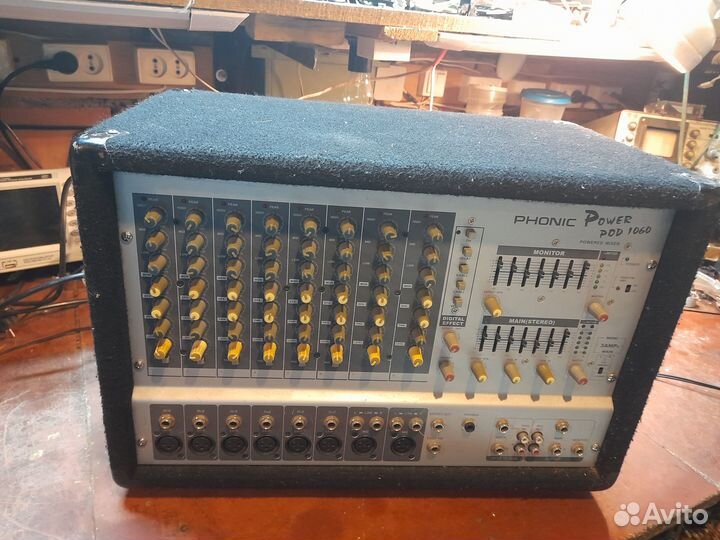 Микшер - усилитель Phonic powerpod 1060