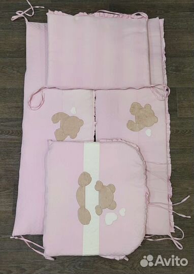 Комплект в детскую кроватку с бортиками