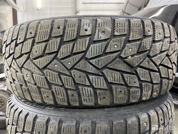 Dunlop SP Winter Ice 02 215/50 R17 95T